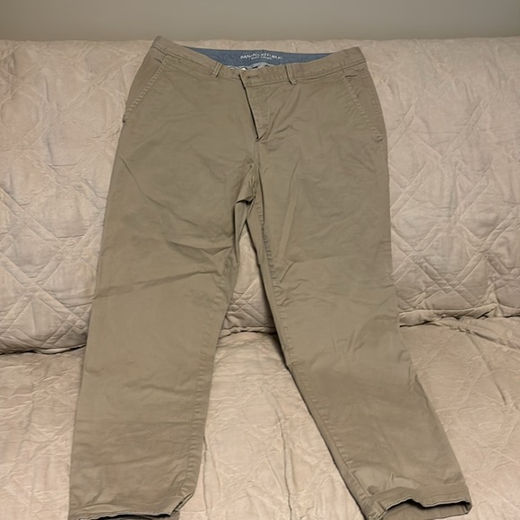 Banana Republic City Chino beige pants. Size 8 - Picture 2 of 5